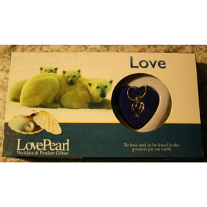 LOVE PEARL NECKLACE & PENDANT GIFT SET SILVERTONE HEART PENDANT & CHAIN